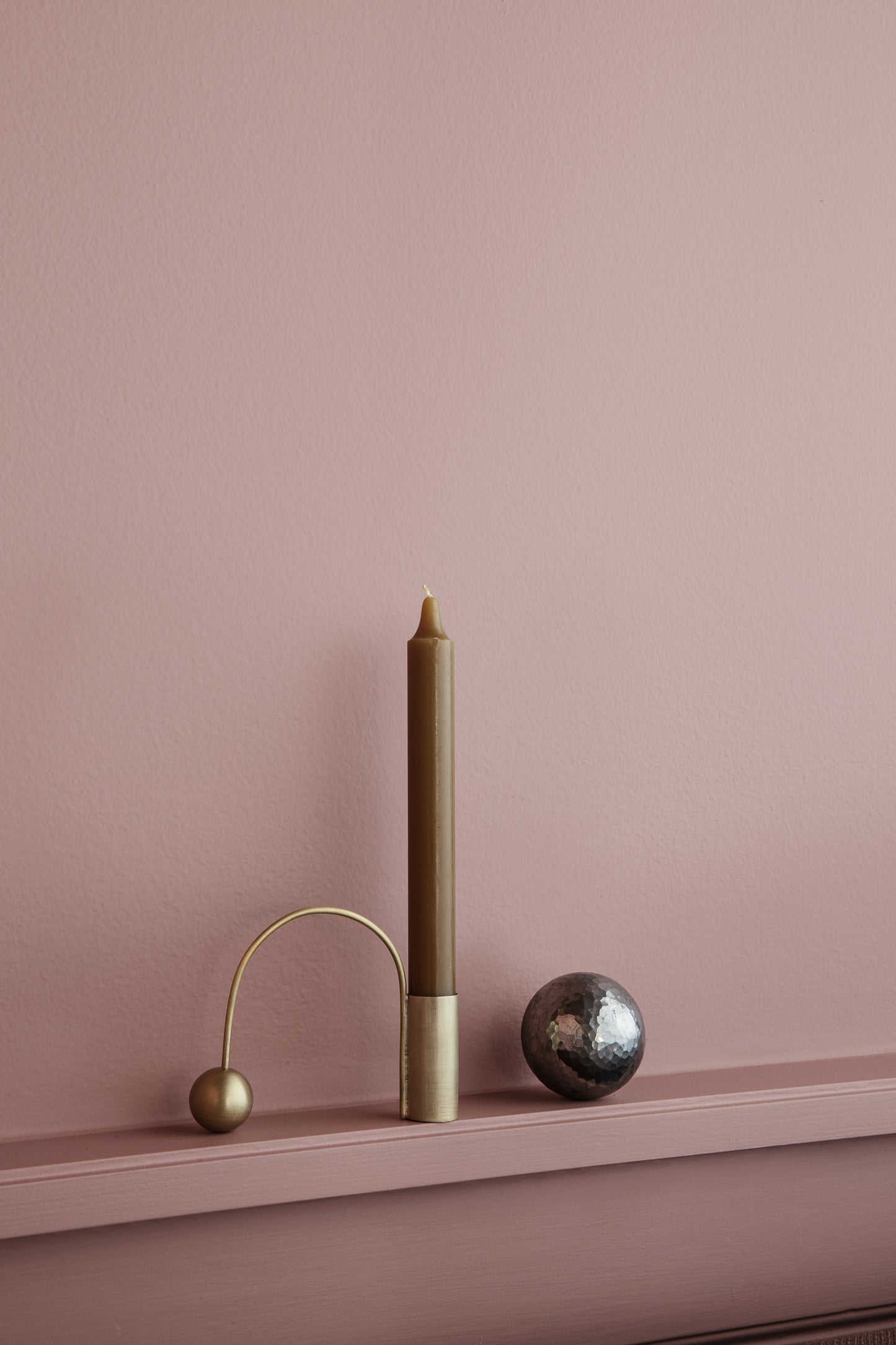Ferm Living Balance kynttilänjalka messinki