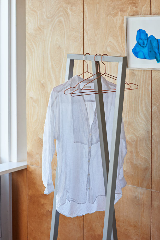 HAY Loop Stand Hall harmaa