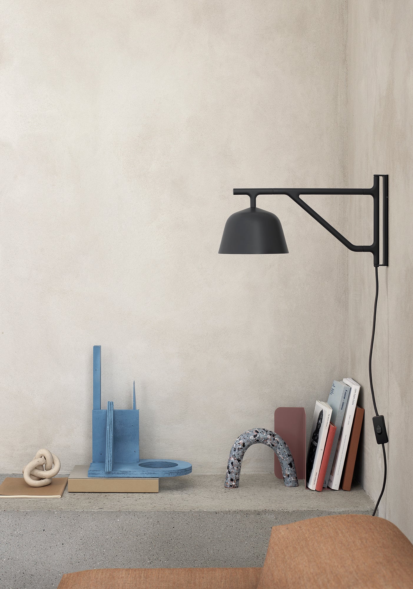 Muuto Ambit seinävalaisin taupe