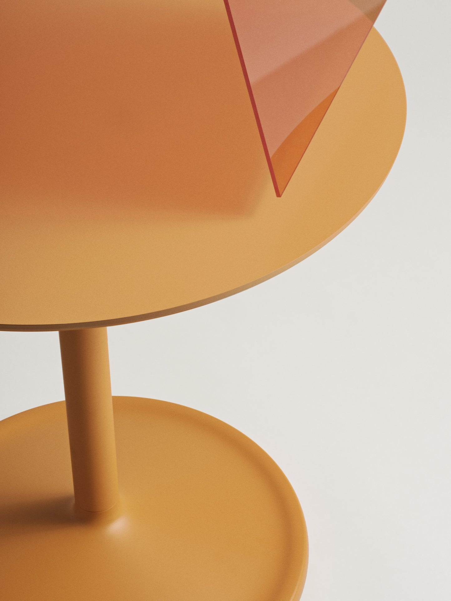 Muuto Soft sivupöytä Ø41 korkea oranssi