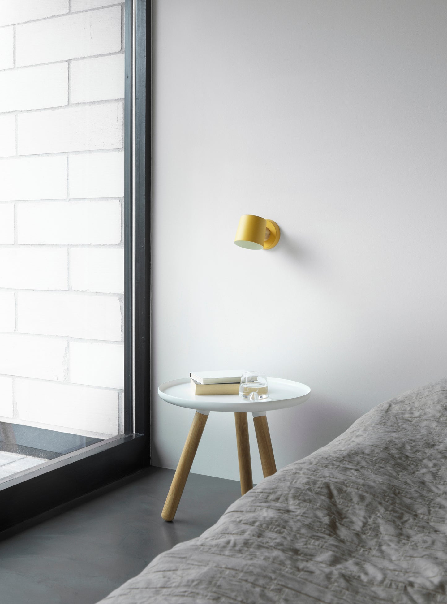 Normann Copenhagen Rise kiinteä seinävalaisin keltainen