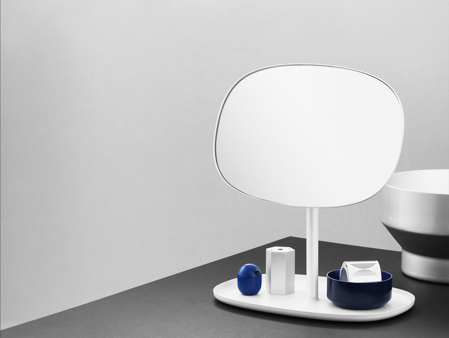 Normann Copenhagen Flip peili valkoinen