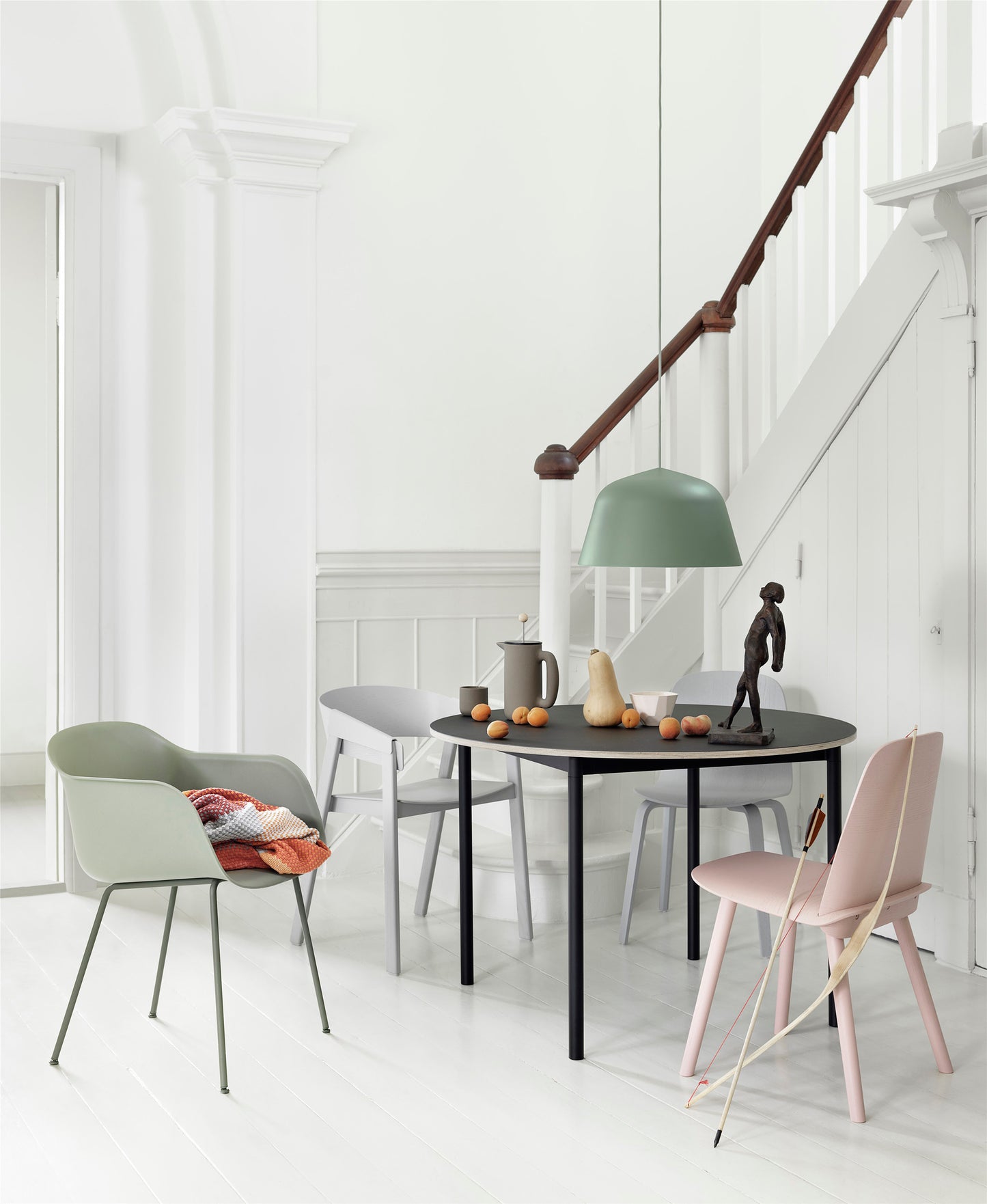 Muuto Base pöytä 110cm musta