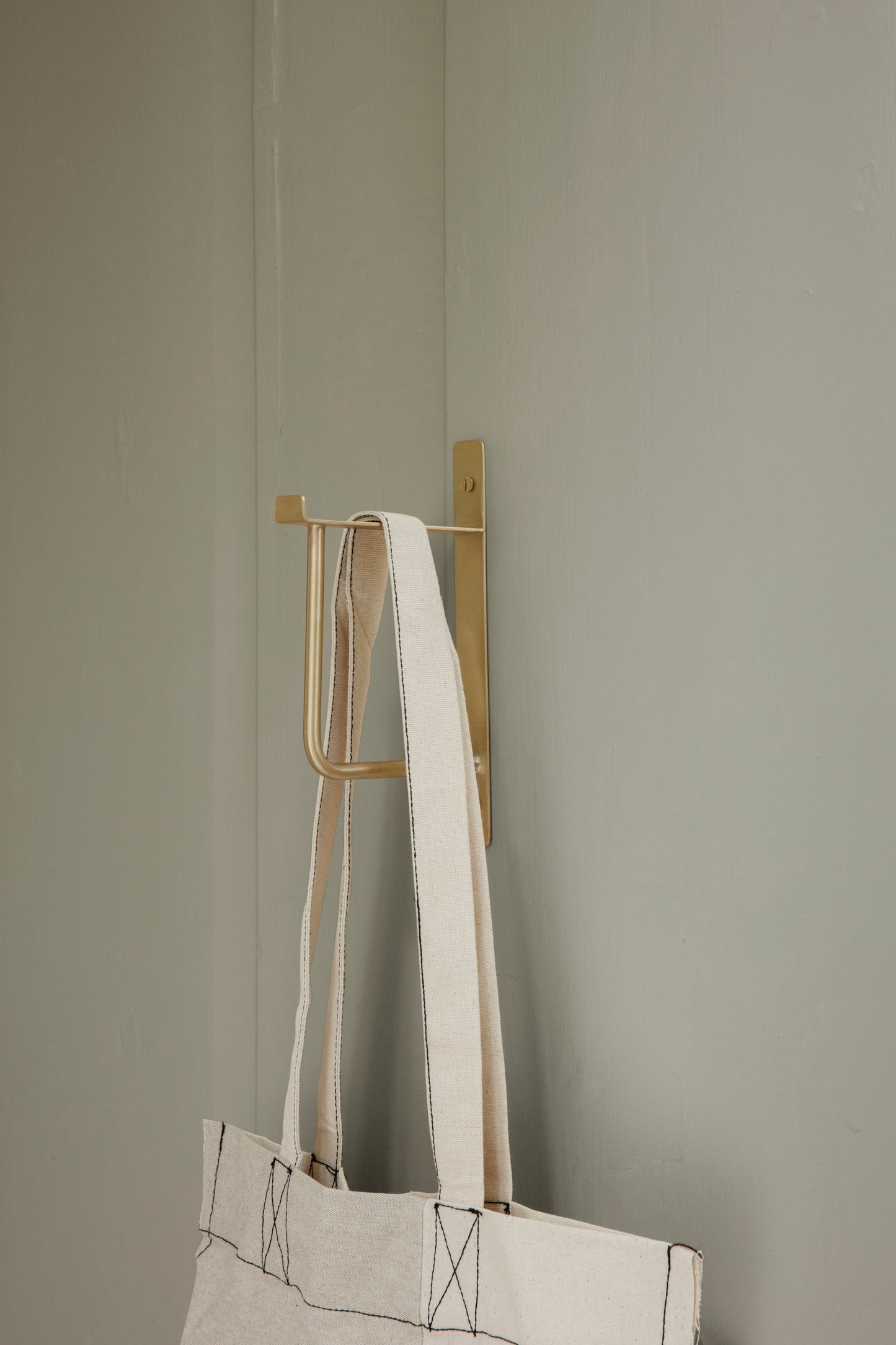 Ferm Living Hang Rack seinänaulakko messinki