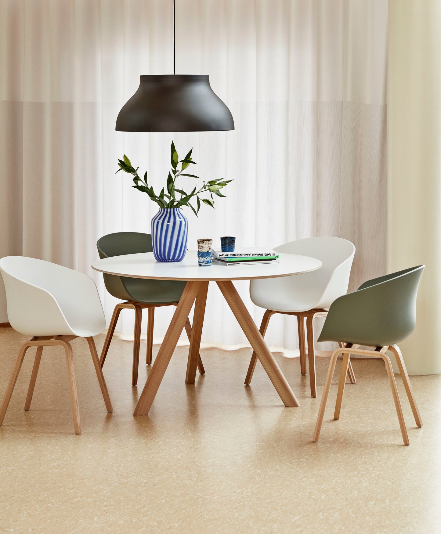 HAY CPH20 pöytä Ø120 valkoinen laminaatti/tammi