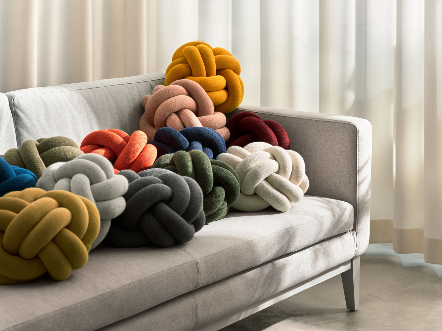 Design House Stockholm Knot tyyny kermanvalkoinen