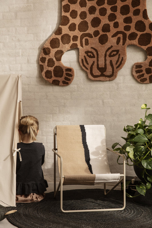 Ferm Living Eternal Round juuttimatto pieni musta