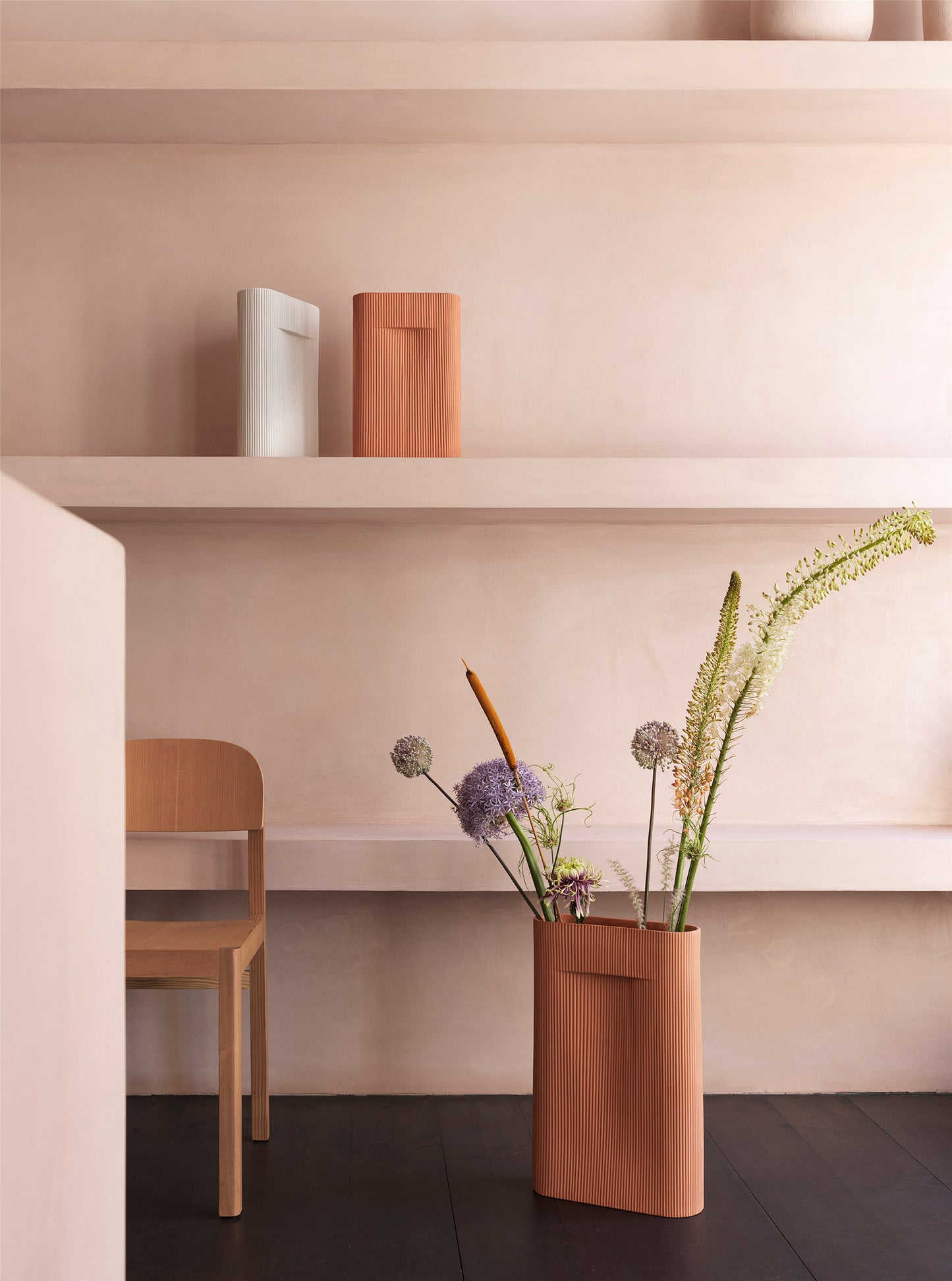 Muuto Ridge L vaasi terrakotta