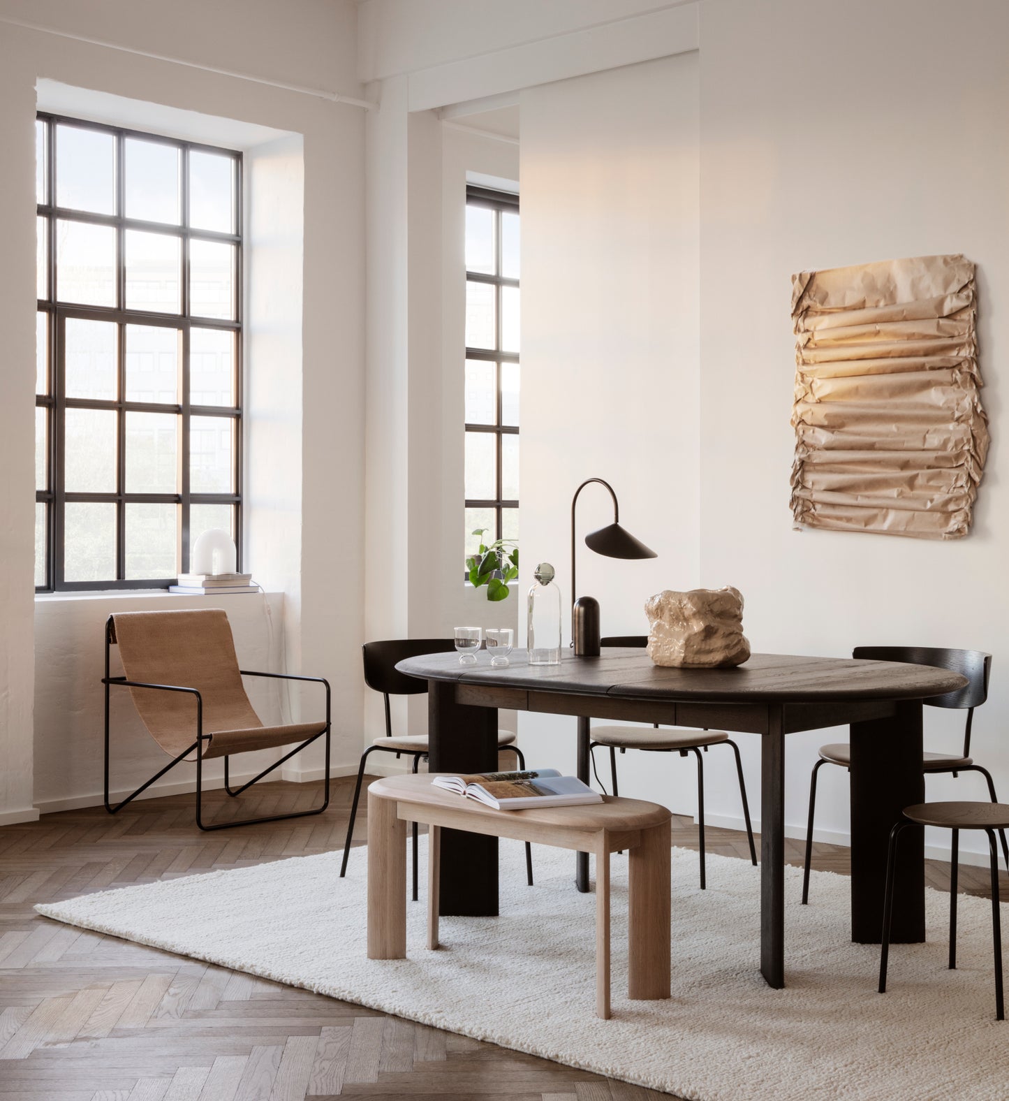 Ferm Living Desert lepotuoli musta/sand