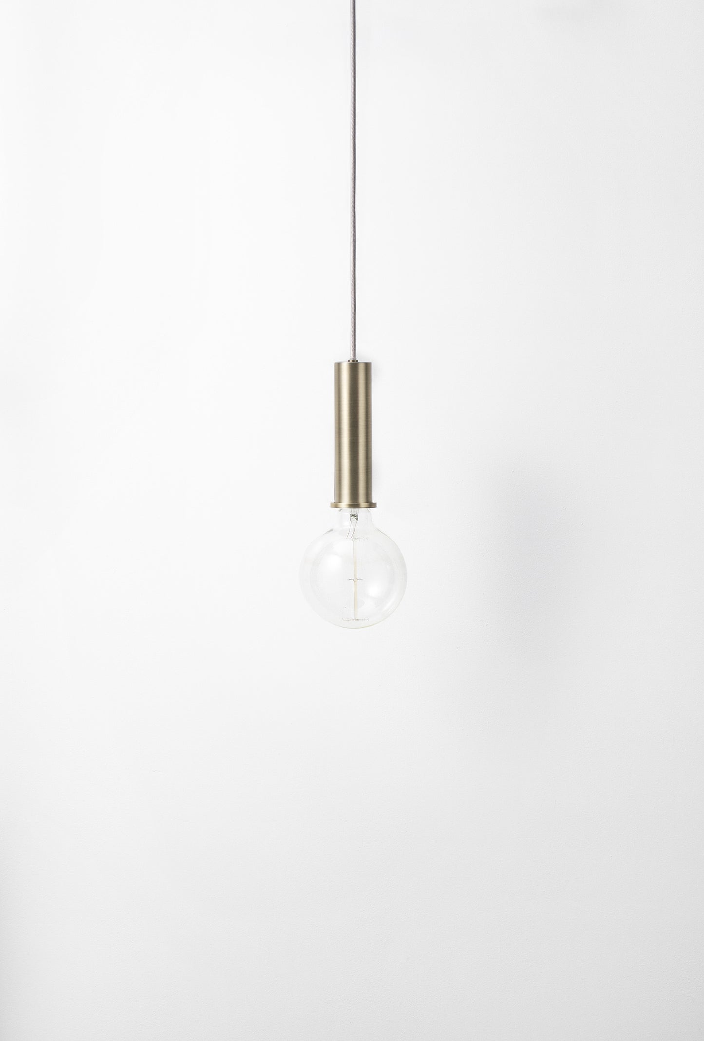 Ferm Living Socket Pendant High messinki