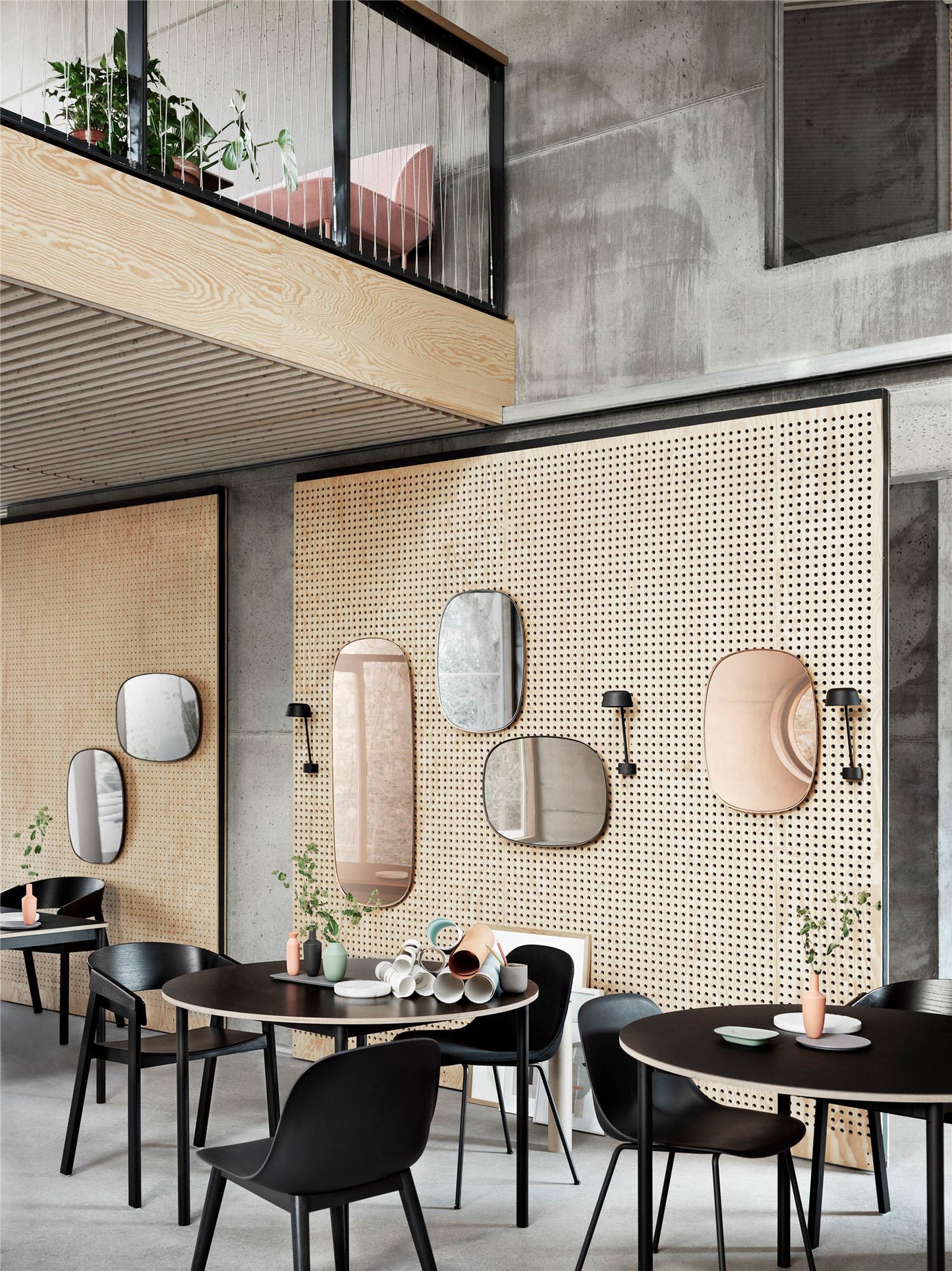 Muuto Base pöytä 110cm musta
