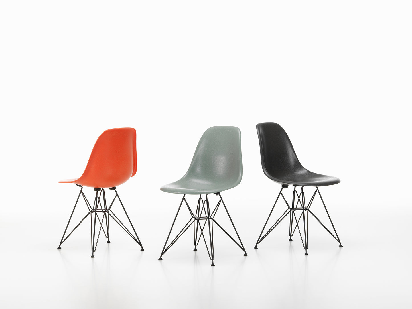 Vitra Eames DSR Fiberglass musta/navy blue