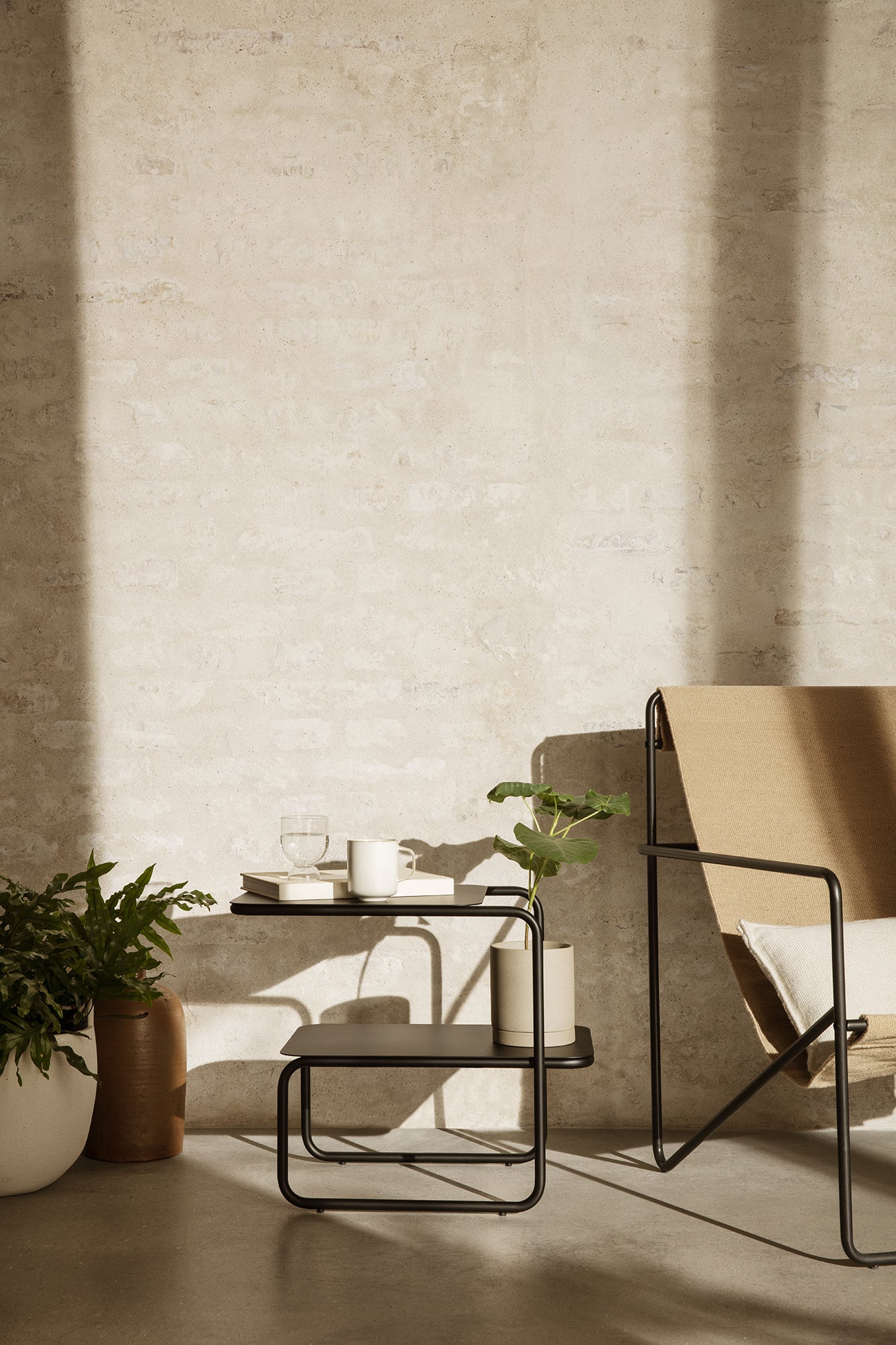 Ferm Living Level sivupöytä musta