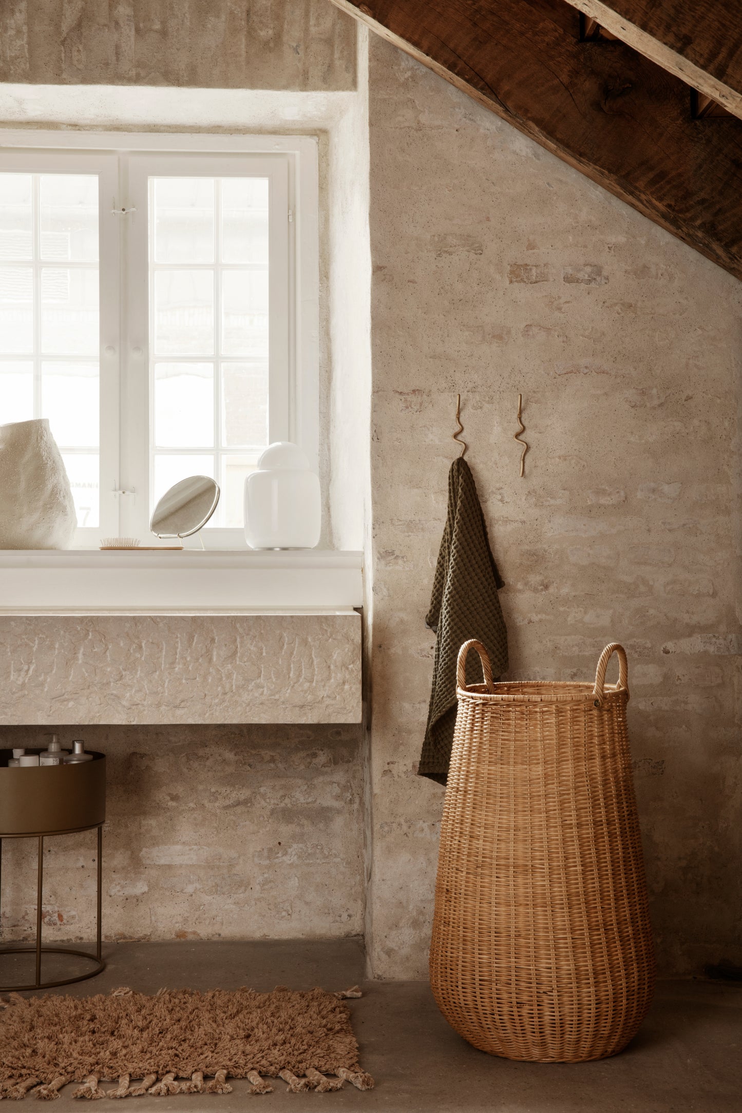 Ferm Living Curvature koukku messinki