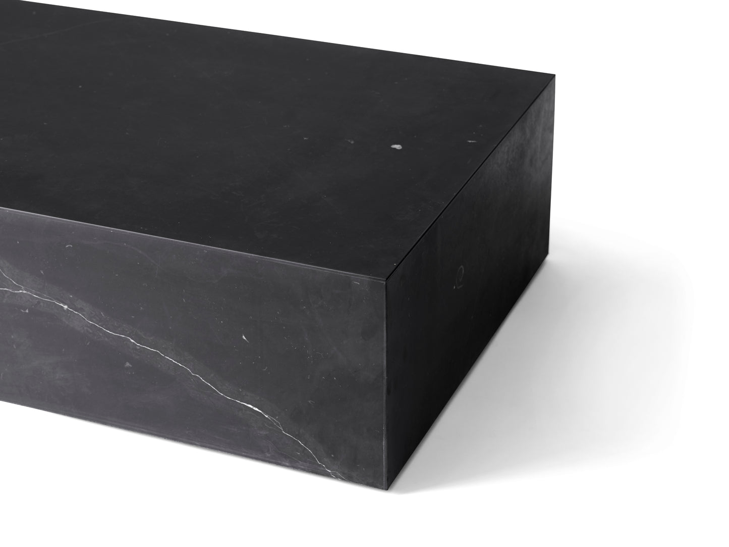 Menu Plinth matala sohvapöytä Marquina marmori