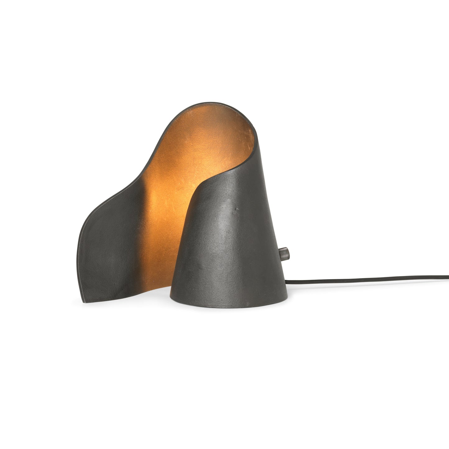 Ferm Living Oyster pöytävalaisin musta