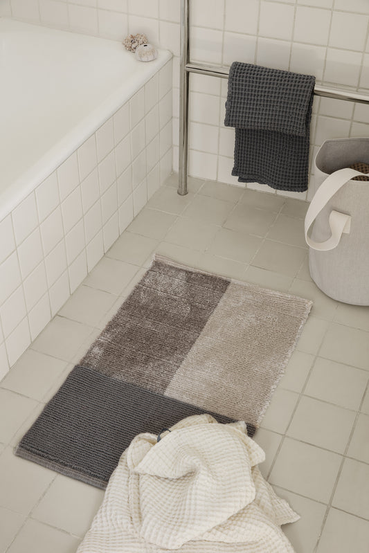 Ferm Living Pile kylpyhuonematto harmaa
