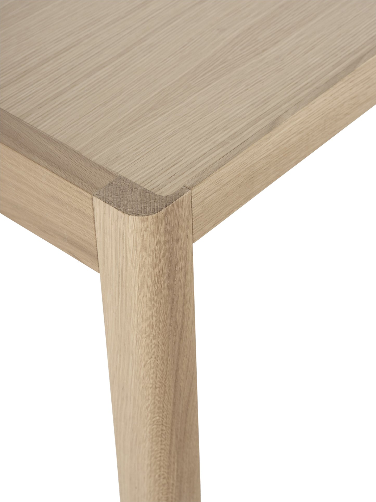 Muuto Workshop pöytä 140x90 tammi