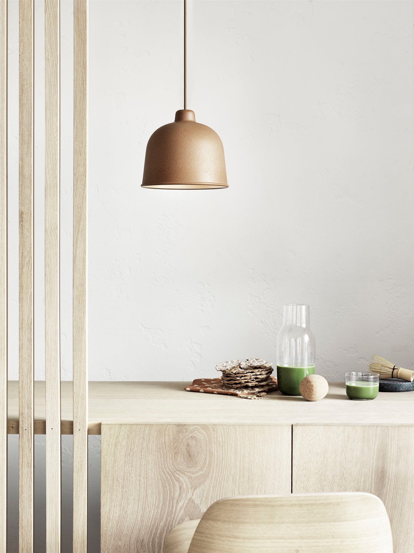 Muuto Grain riippuvalaisin ruskea