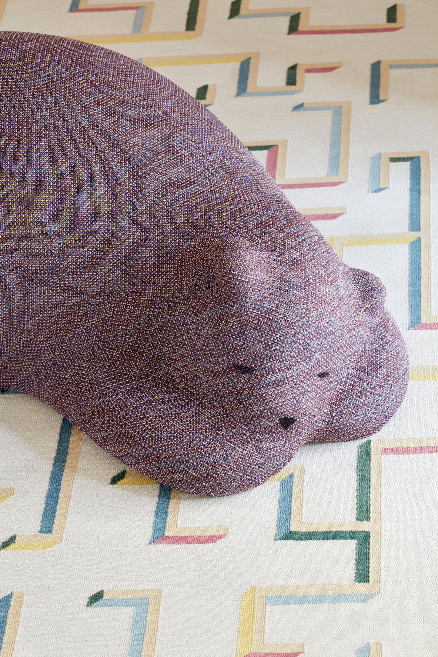 Vitra Resting Bear mauve