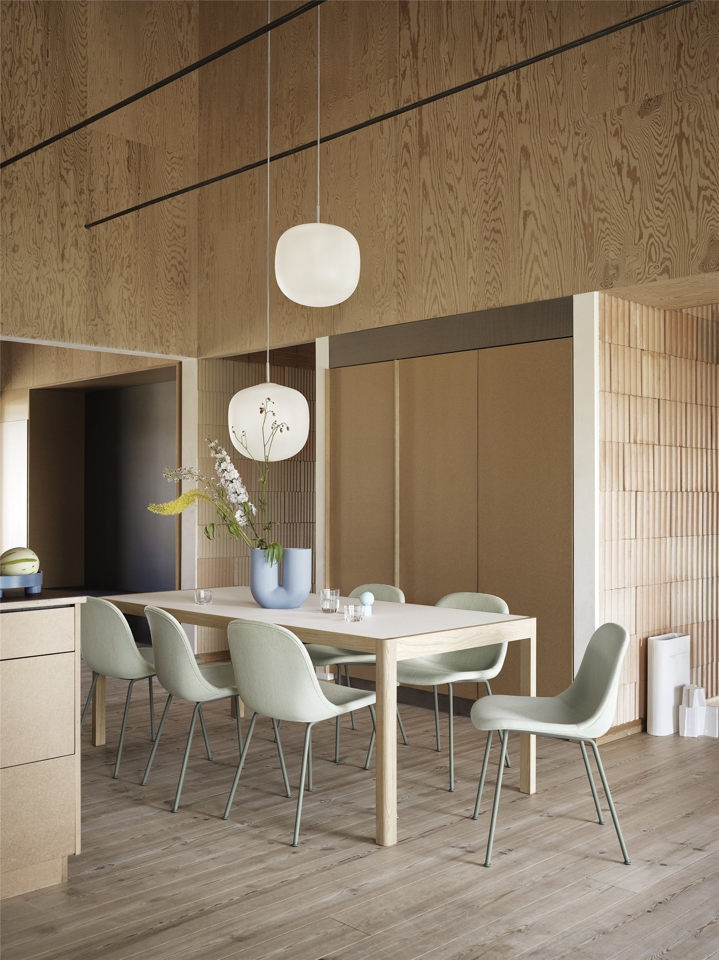 Muuto Workshop pöytä 140x90 harmaa