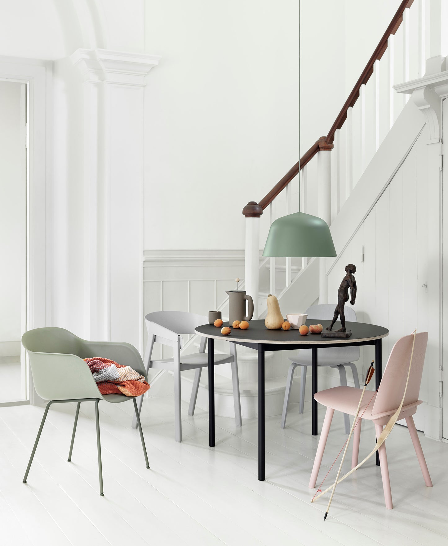 Muuto Fiber tuoli käsinojilla, teräsjalat, vihreä