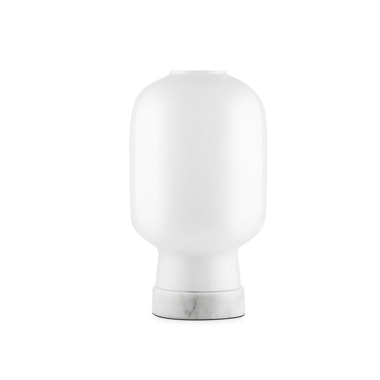 Normann Copenhagen Amp pöytävalaisin valkoinen/valkoinen