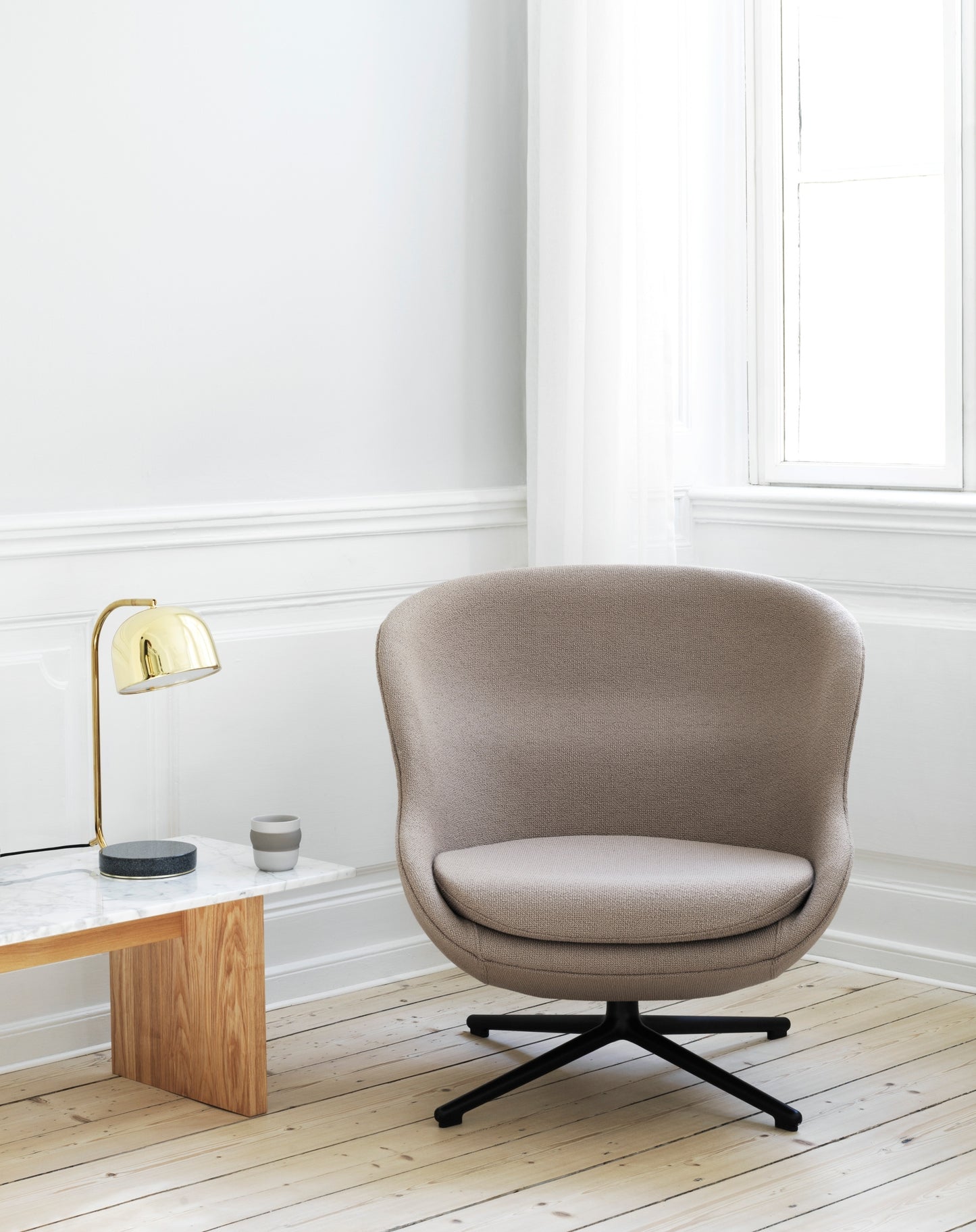 Normann Copenhagen Grant pöytävalaisin messinki