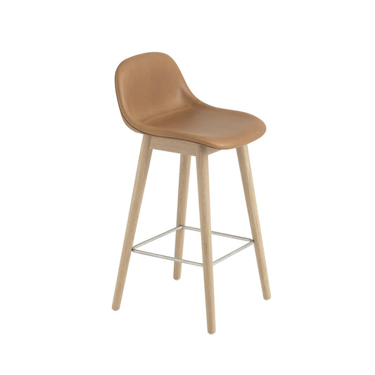 Muuto Fiber baarituoli selkänojalla, tammijalat, konjakki/tammi