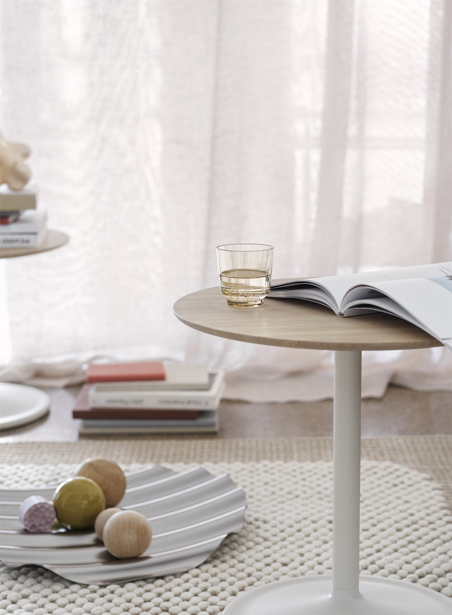 Muuto Soft sivupöytä Ø41 korkea tammi/luonnonvalkoinen