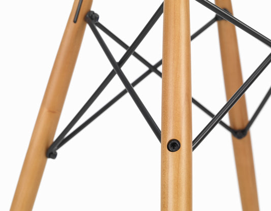 Vitra Eames DAW tuoli harmaa/vaahtera