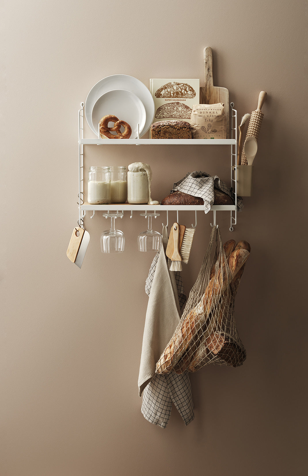 String Kitchen hyllysetti valkoinen