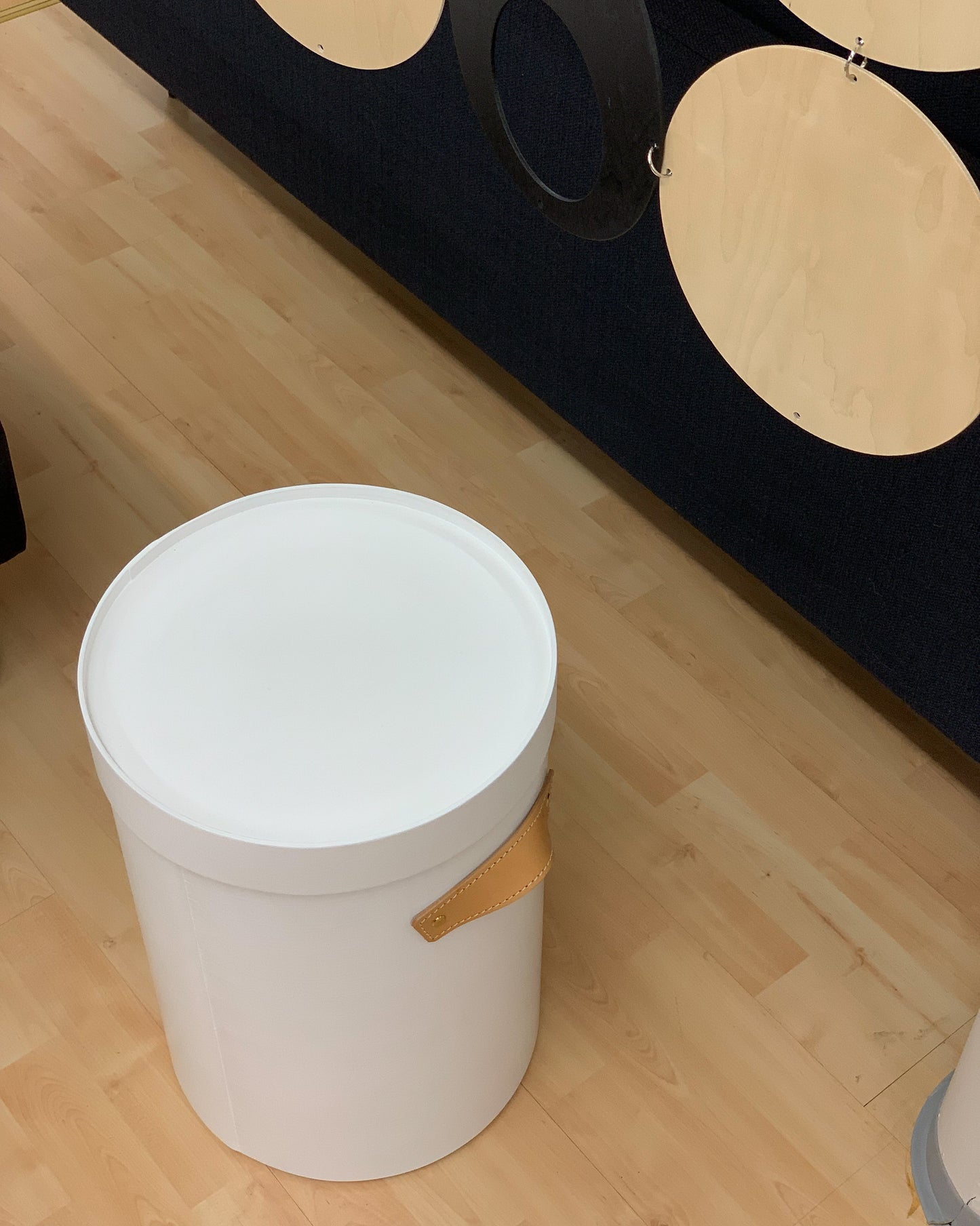 Tapio Anttila Collection Aski säilytin M valkoinen (Myymälämalli)