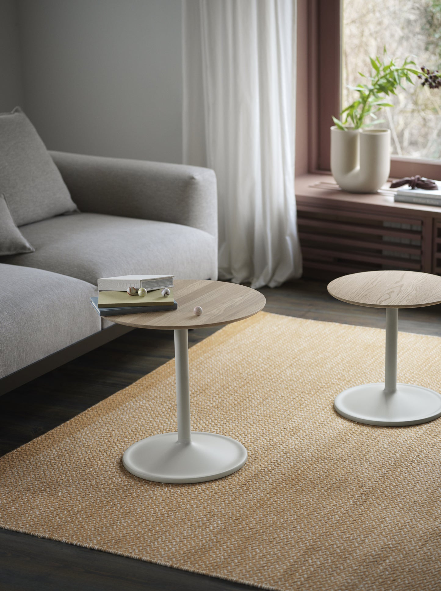 Muuto Soft sivupöytä Ø41 matala tammi/luonnonvalkoinen