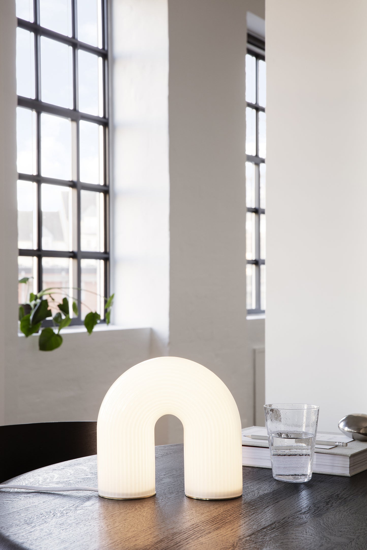 Ferm Living Vuelta pöytävalaisin