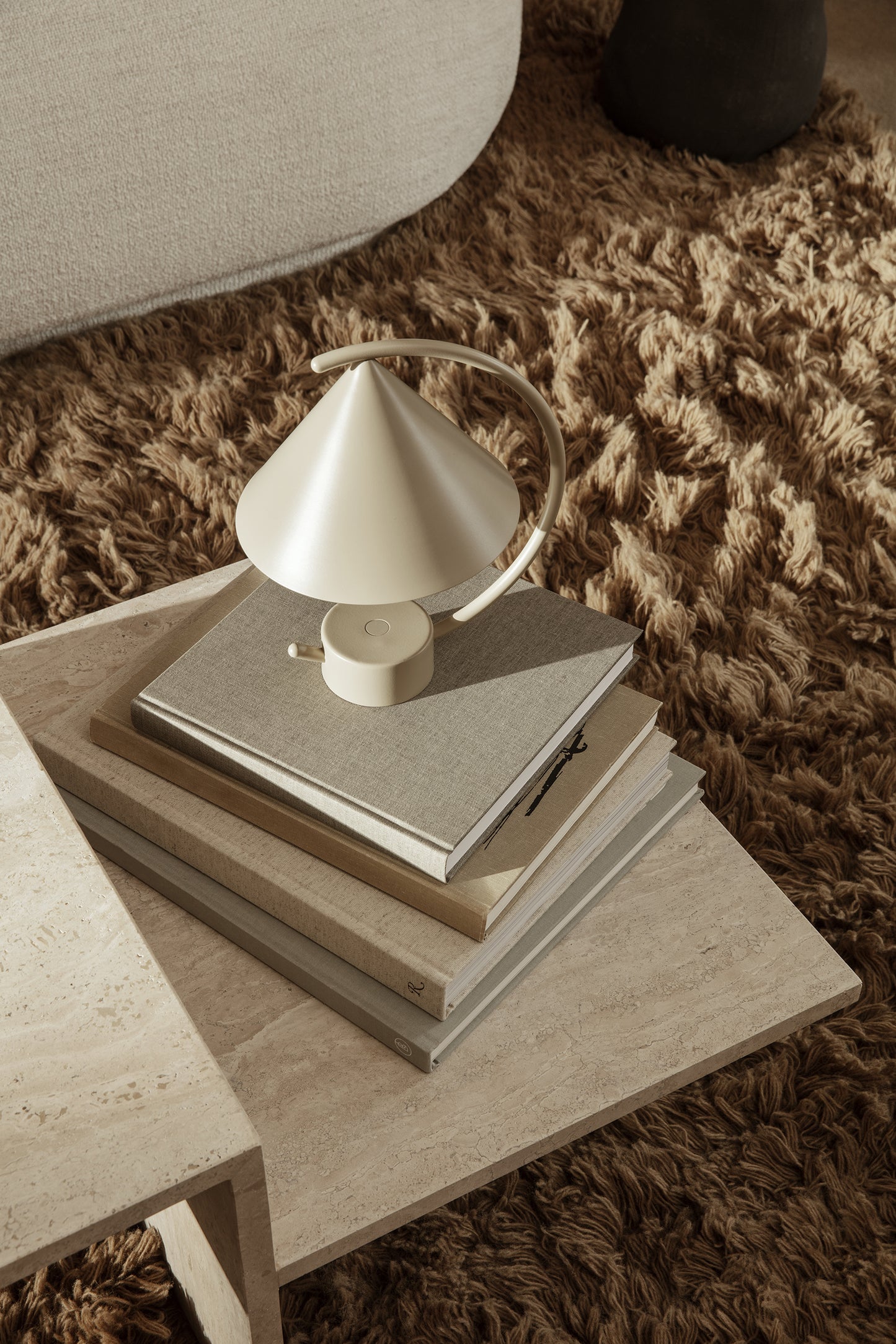 Ferm Living Meadow L matto tumma beige