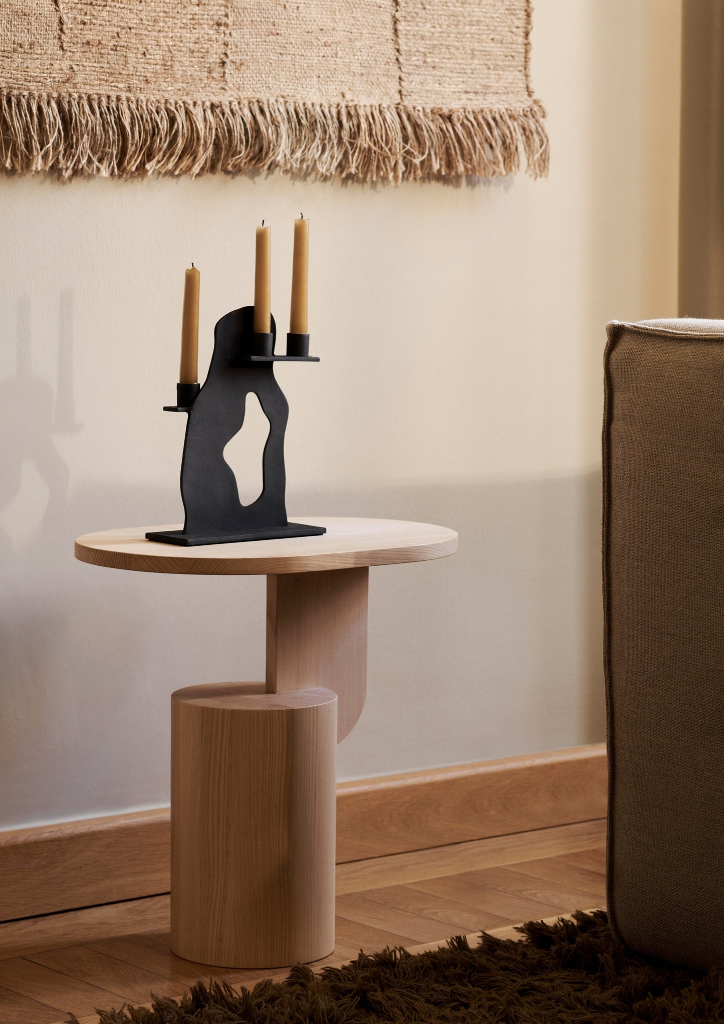 Ferm Living Erode kynttilänjalka musta
