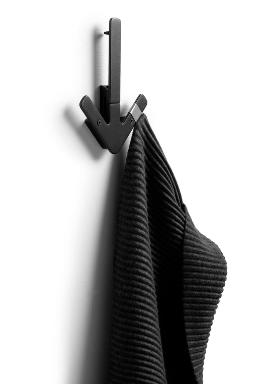 Design House Stockholm Arrow hanger musta