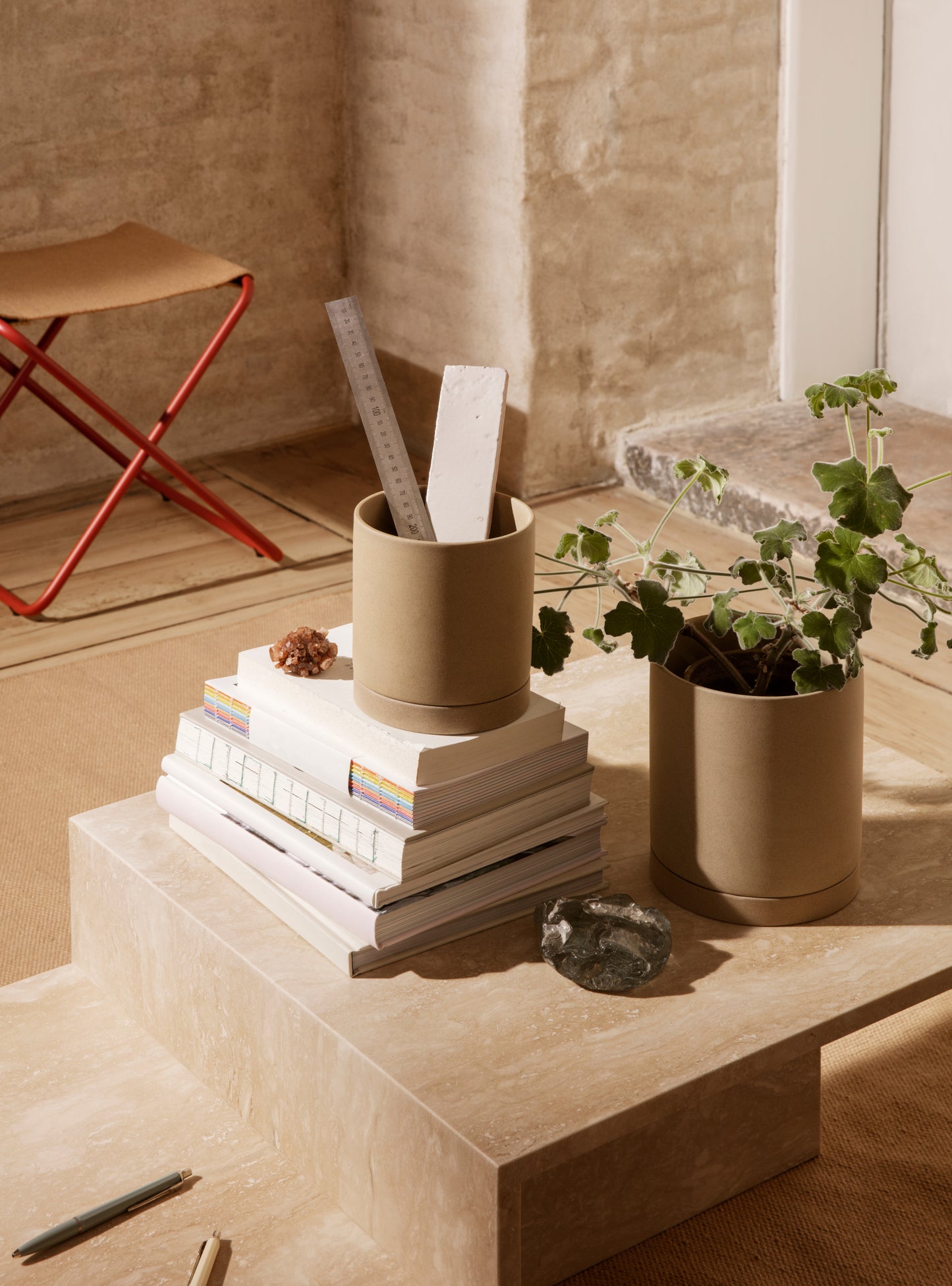 Ferm Living Desert jakkara punainen/sand